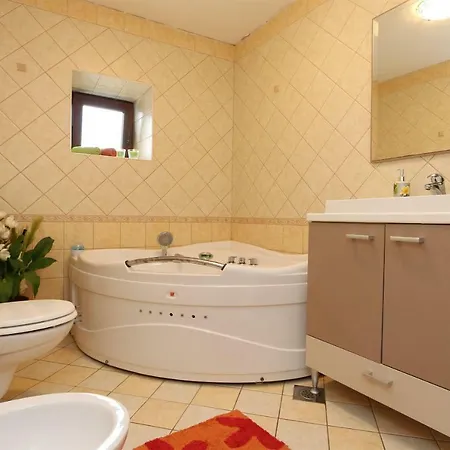 Ervin Apartment Silo (Krk)